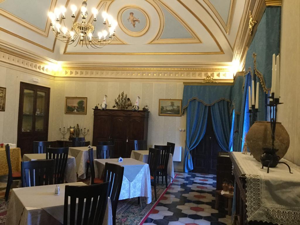 Отель Palazzo Diamante Calascio Экстерьер фото